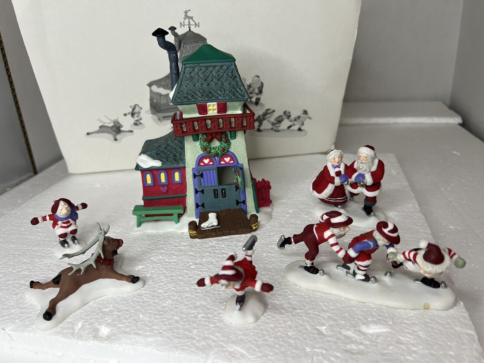 Dept. 56 Heritage Village “Peppermint Skating Party” 6-Pc 56363 FLAW