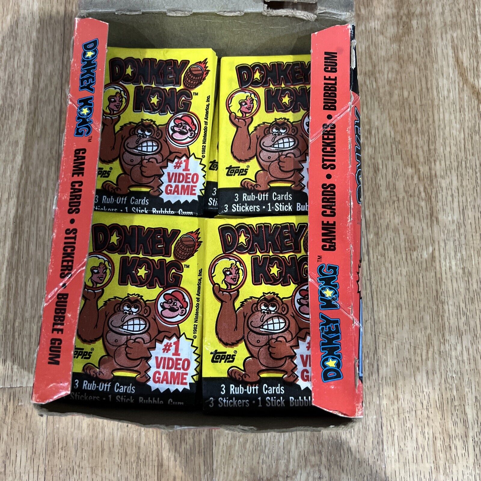 1982 Topps - DONKEY KONG (Video Game) - Unopened Vintage Wax Pack combine ship