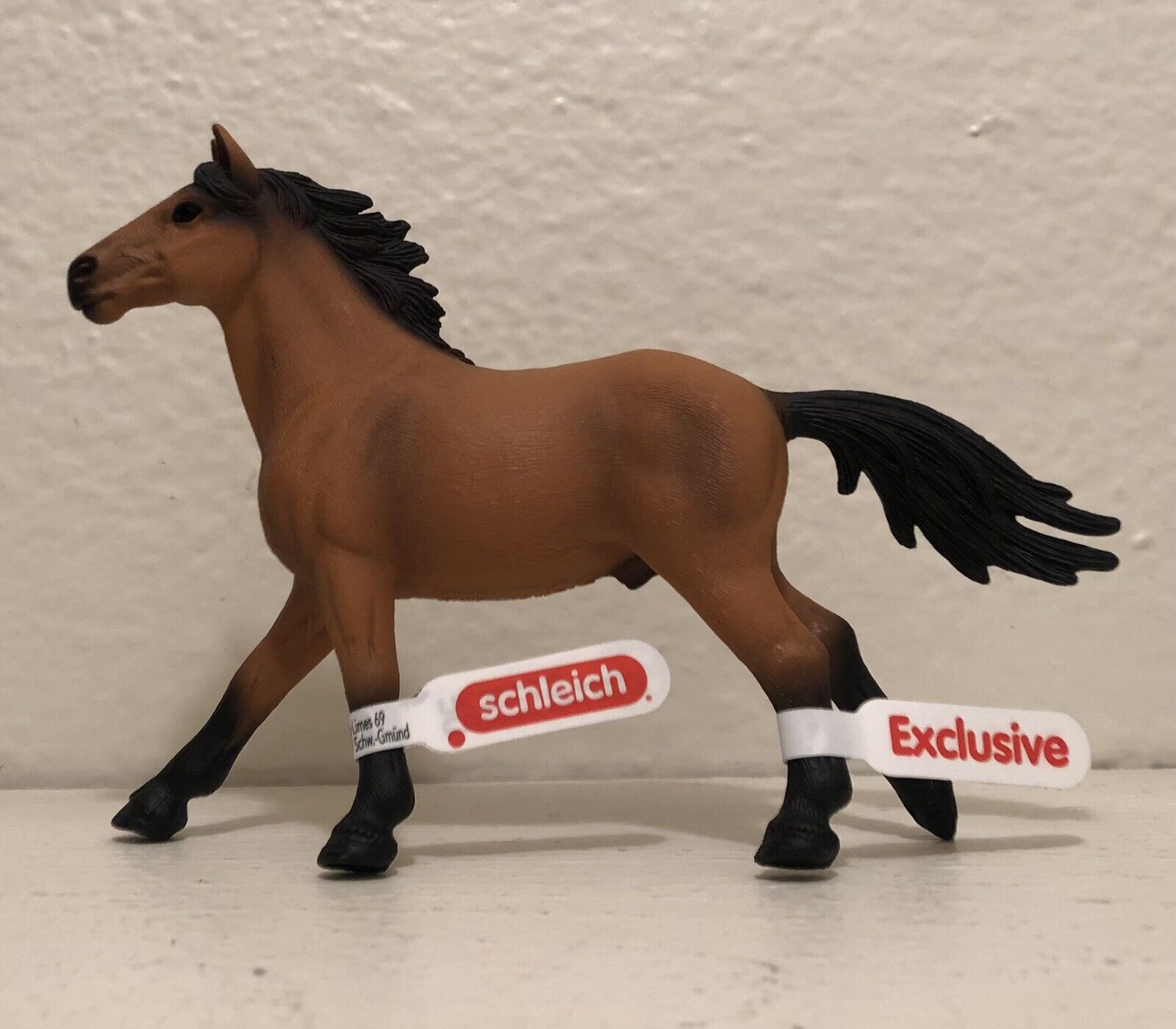 Schleich Bay Mustang Stallion Exclusive Horse