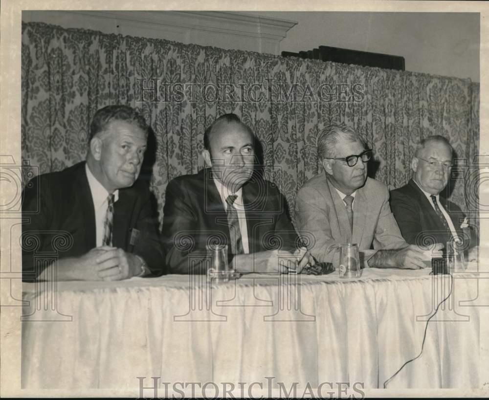 1970 Press Photo Manpower and Employment officials during press conference