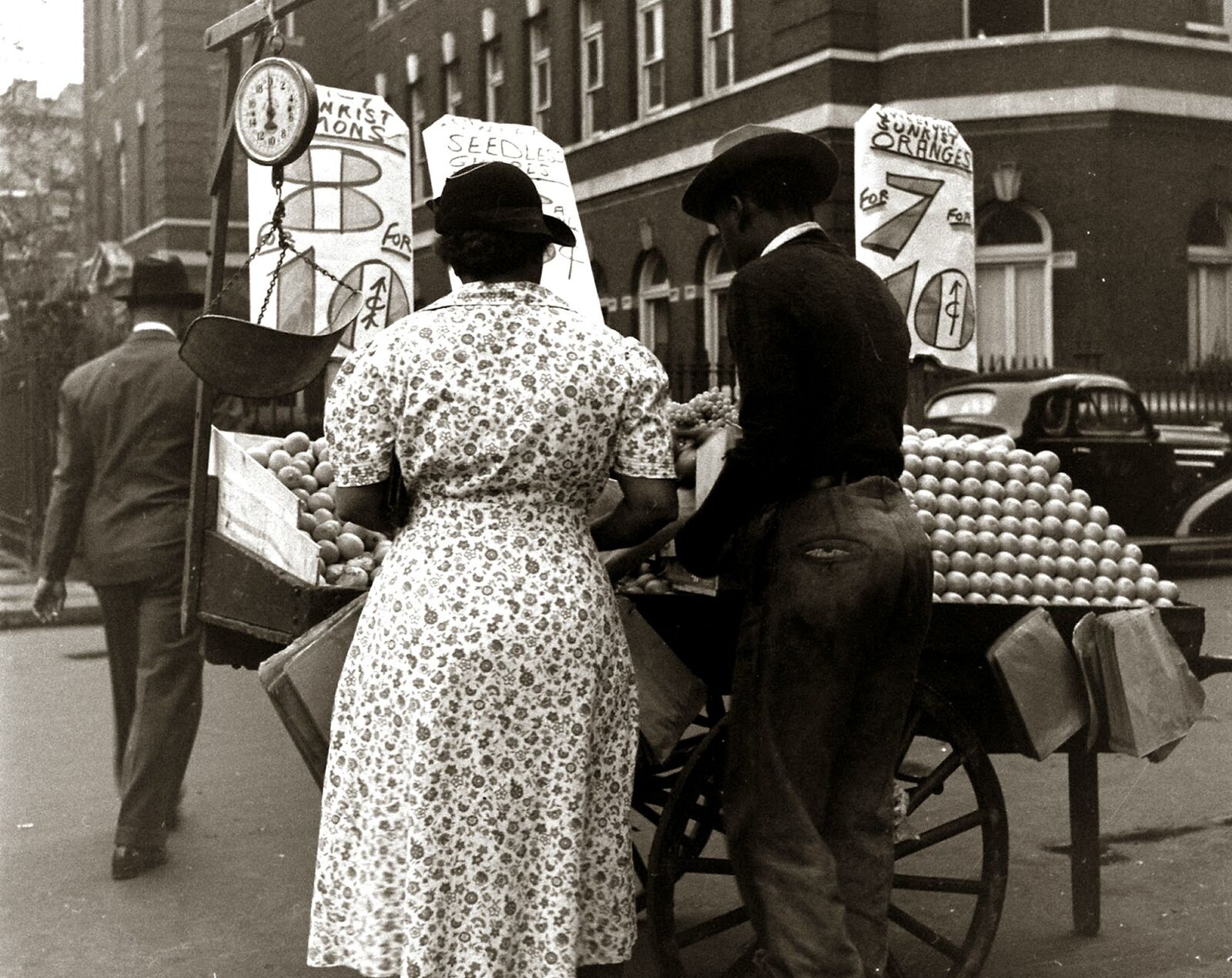 1930s HARLEM STREET CITRUS STAND 8.5x11 Photo