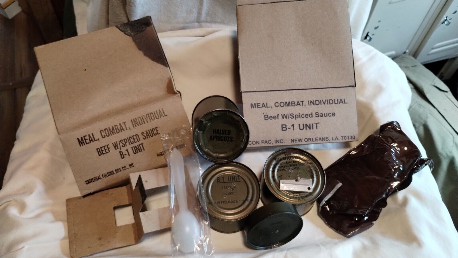 VINTAGE C Ration MEAL COMBAT INDIVIDUAL  B1 UNIT Beef W/Spiced Sauce  W/2 Boxes