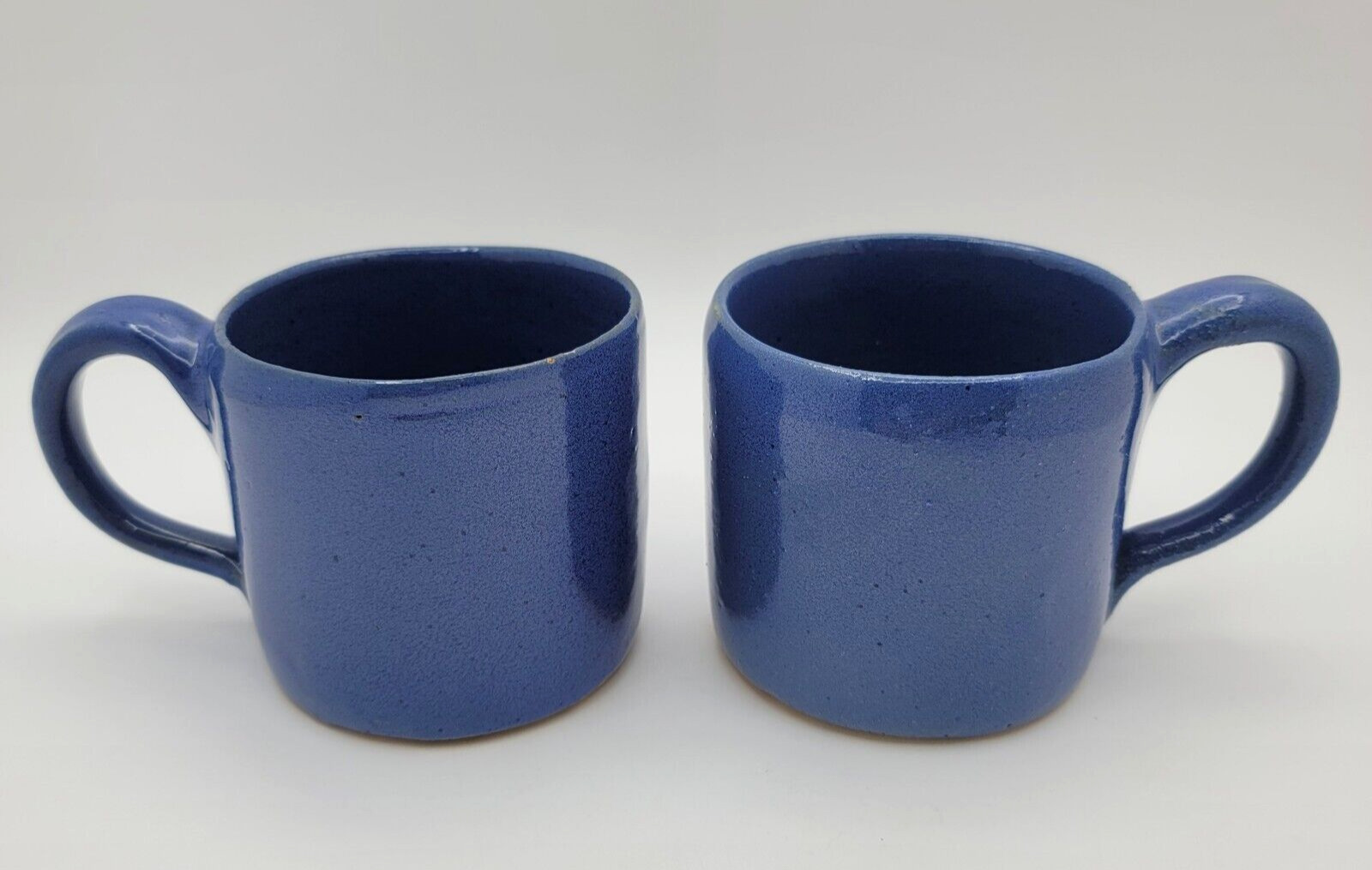2-Vtg Bybee Pottery 10 oz  KENTUCKY BLUE COFFEE CUP MUGS Art Tea BB 1 HAS FLAWS