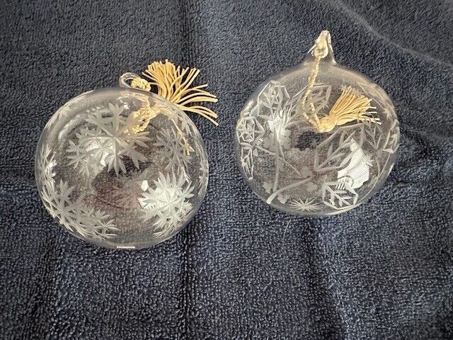 2 WATERFORD MARQUIS CRYSTAL ORNAMENTS - 1 STARBURST AND 1 SNOWFLAKES - PRE-OWNED