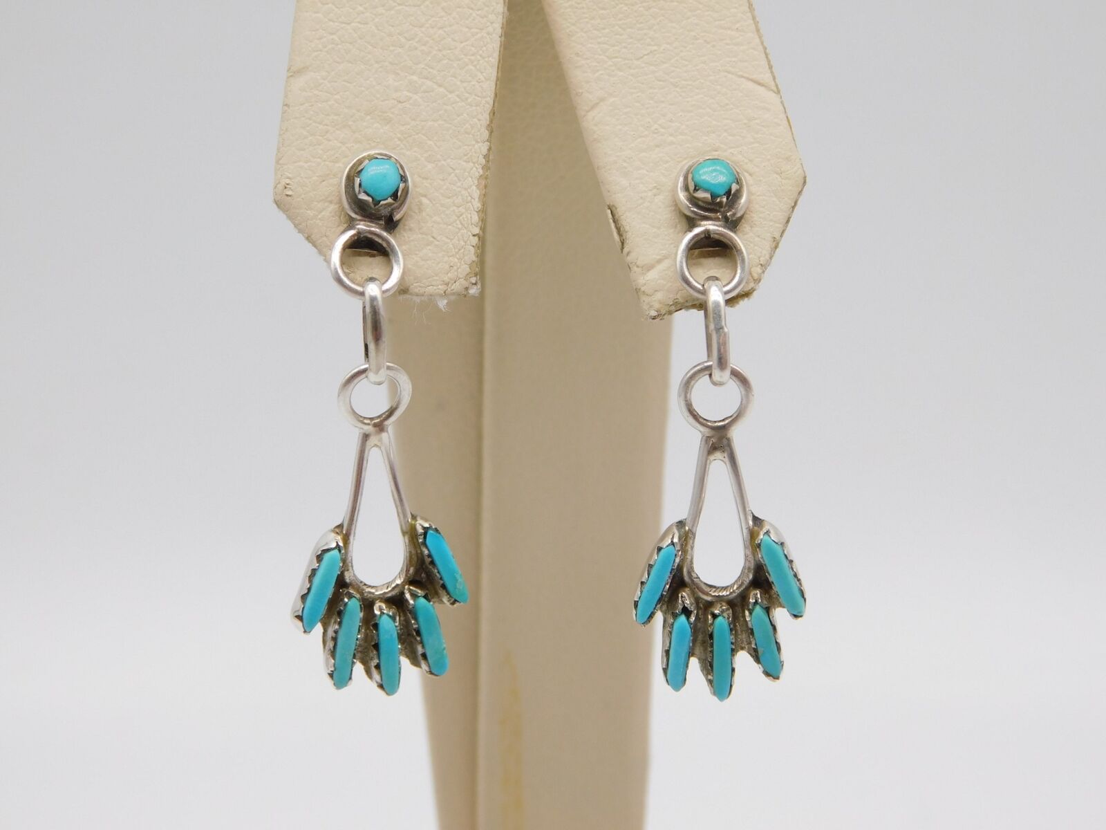 NATIVE AMERICAN INDIAN STERLING SILVER PETIT POINT TURQUOISE STONE EARRINGS