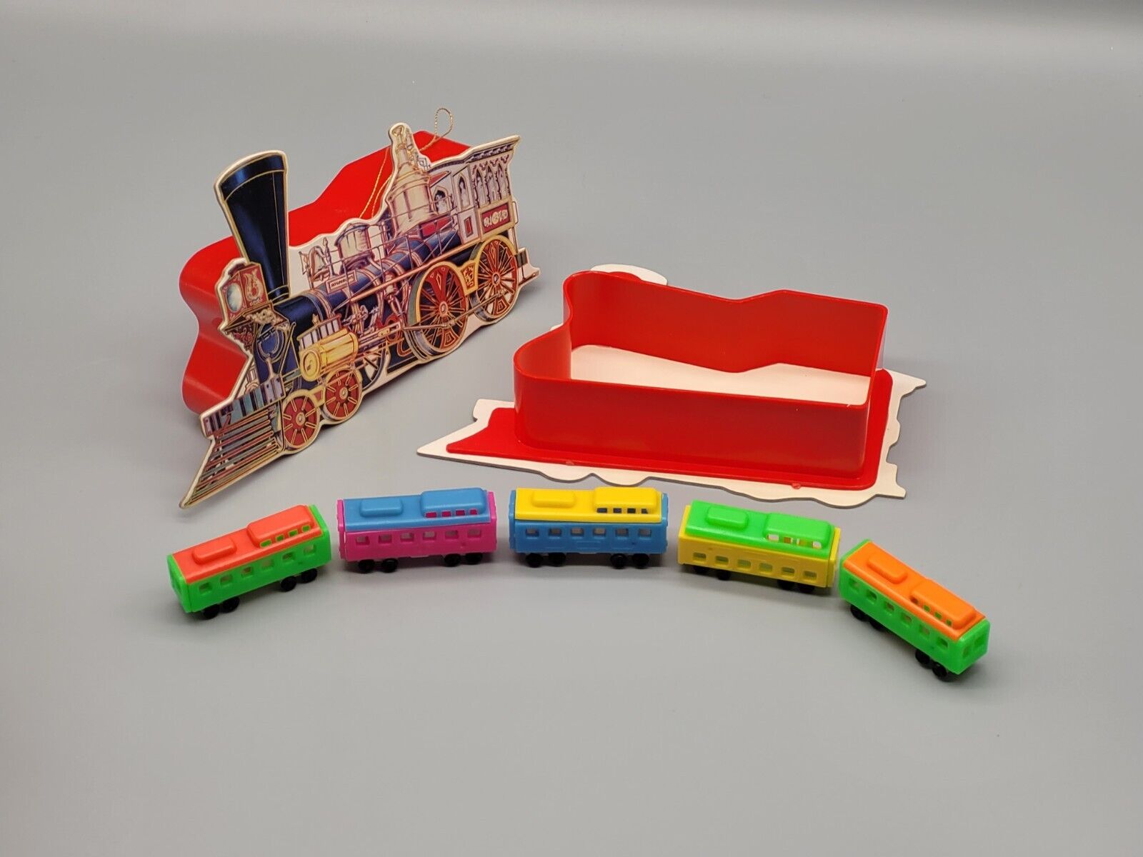 Vintage 1983 Shackman Christmas Die Cut Train Ornament Box w/ 5 Piece Train Set