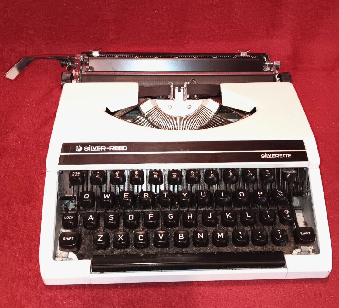 Vintage Silver Reed Silverette Manual Typewriter Silver Seiko LTD NICE No Case
