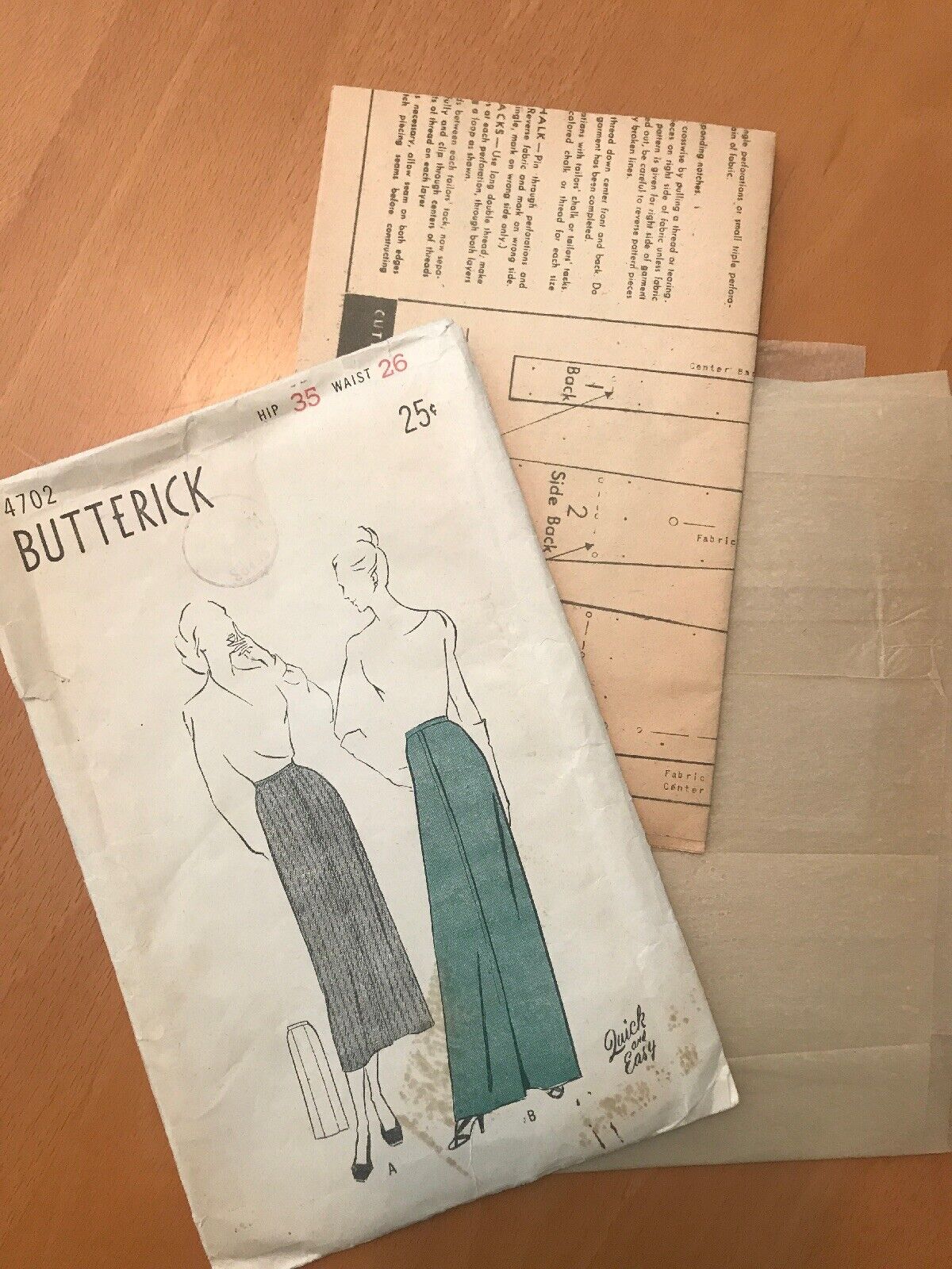 1948 1940s Vintage Butterick Skirt - Two Lengths. - STUNNING 4702 H-35 W-26