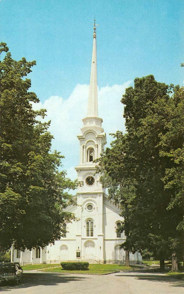 LEE, MA Massachusetts  FIRST CONGREGATIONAL CHURCH Berkshire Co  Chrome Postcard