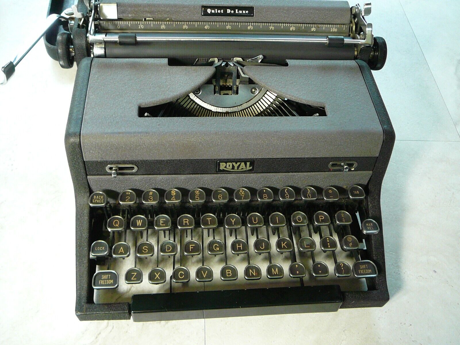 1948 era Functioning Royal Quiet DeLuxe Portable Typewriter & Case. Clean