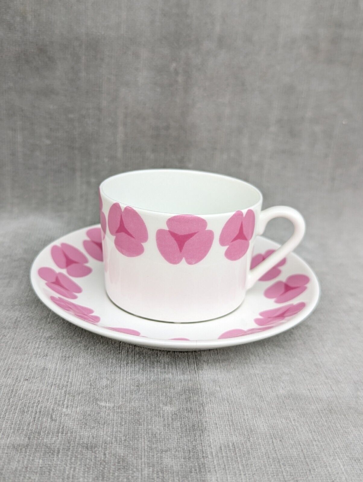 Gustavsberg Coffee / Tea cup with saucer Rosa, Margareta Hennix pink flowers