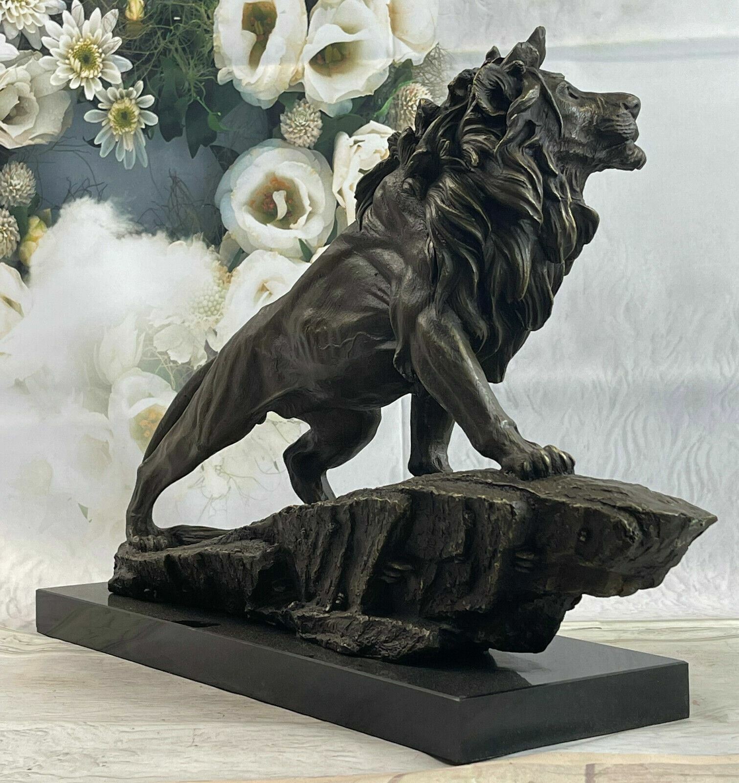 100% Solid Bronze sculpture a large animal male lion statue marble base Figurine