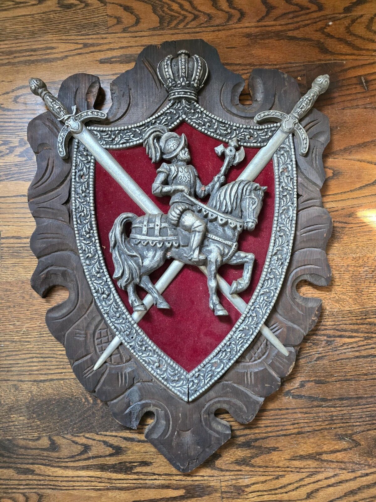 Vintage Coat of Arms Medieval Crest Wall Plaque Swords Knight Shield