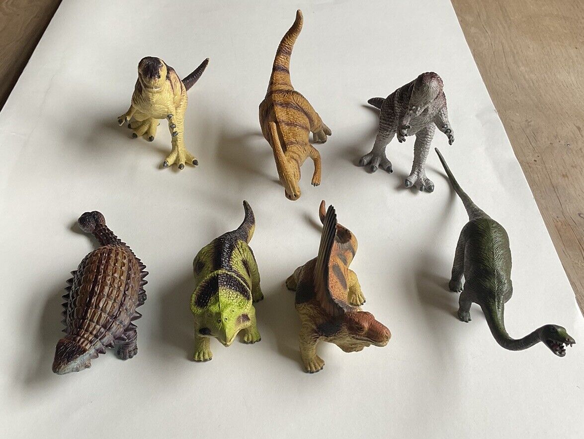 7 Vintage 1991 Various  dinosaurs  plastic figures Rare