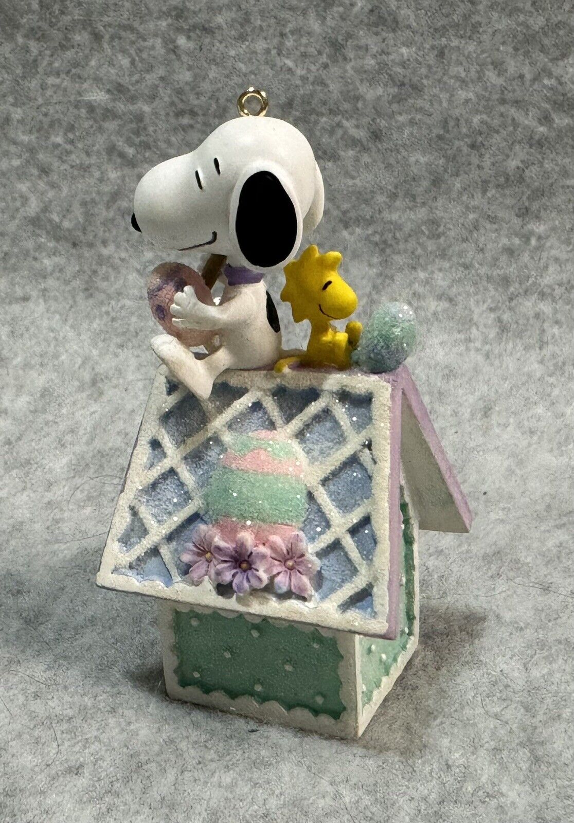 1994 Hallmark Easter Ornament “Easter Beagle” Charlie Brown & Snoopy PEANUTS 94