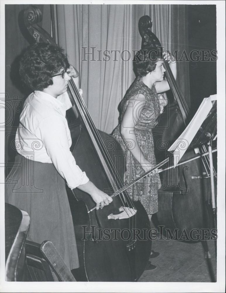 1964 Press Photo Musician Veronica Kamenski & Diana Bulgaelli In Boston Symphony