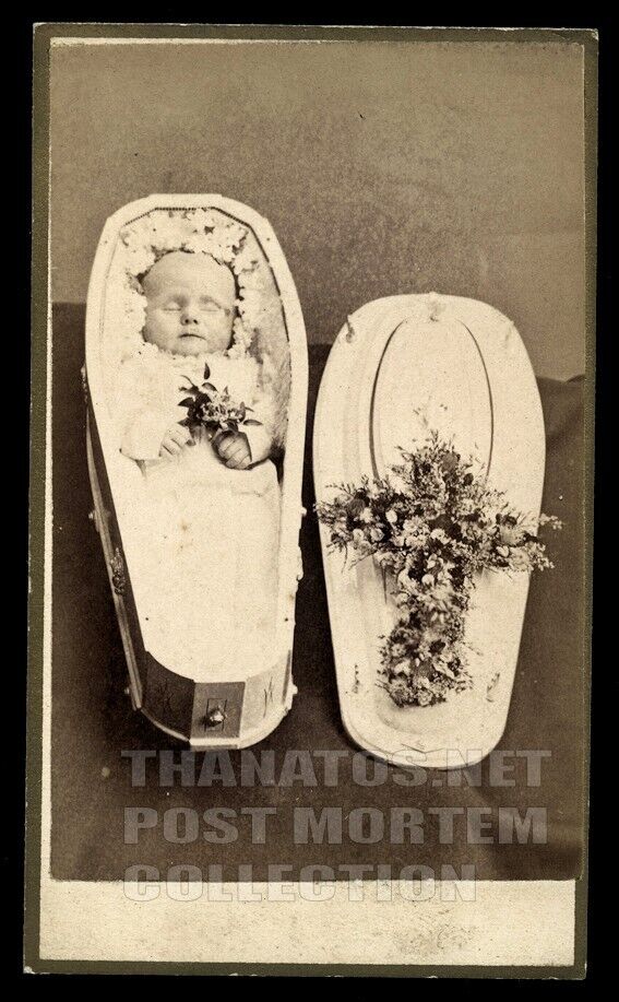 Post Mortem CDV of Baby in Coffin w Cross Funeral Wreath Chicago Illinois 1800s