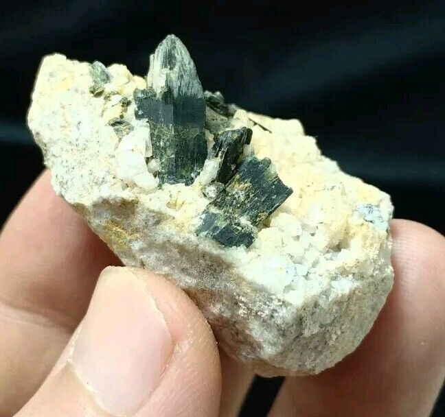 Natural aesthetic aegirine crystals specimen 50 grams