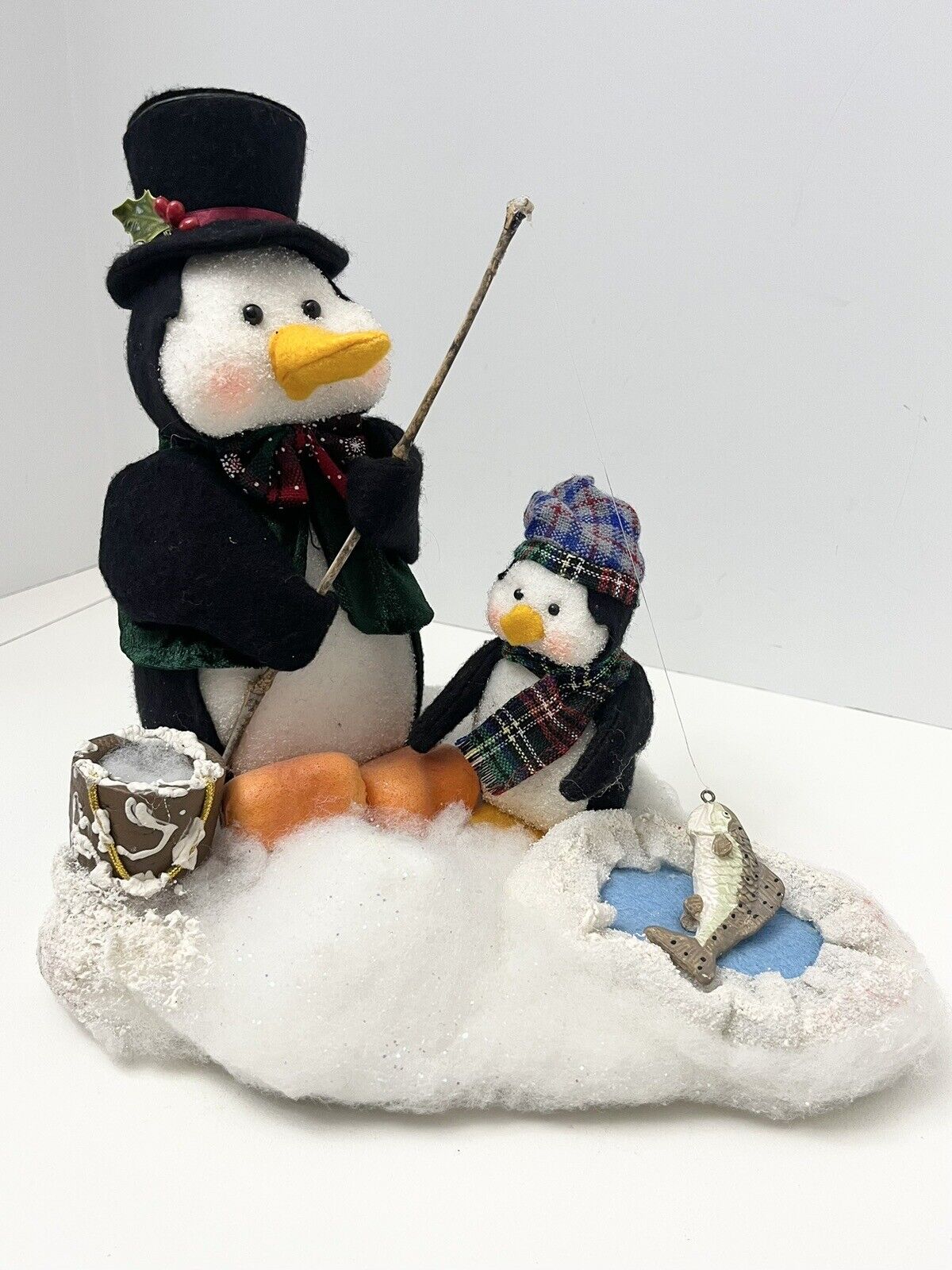 Vintage Trendmasters Inc Christmas Fishing Penguin Family Holiday 10\