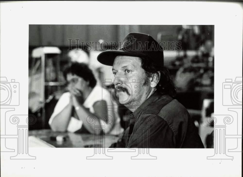 1989 Press Photo Clair Neer, father of slain brothers, at a WA press conference