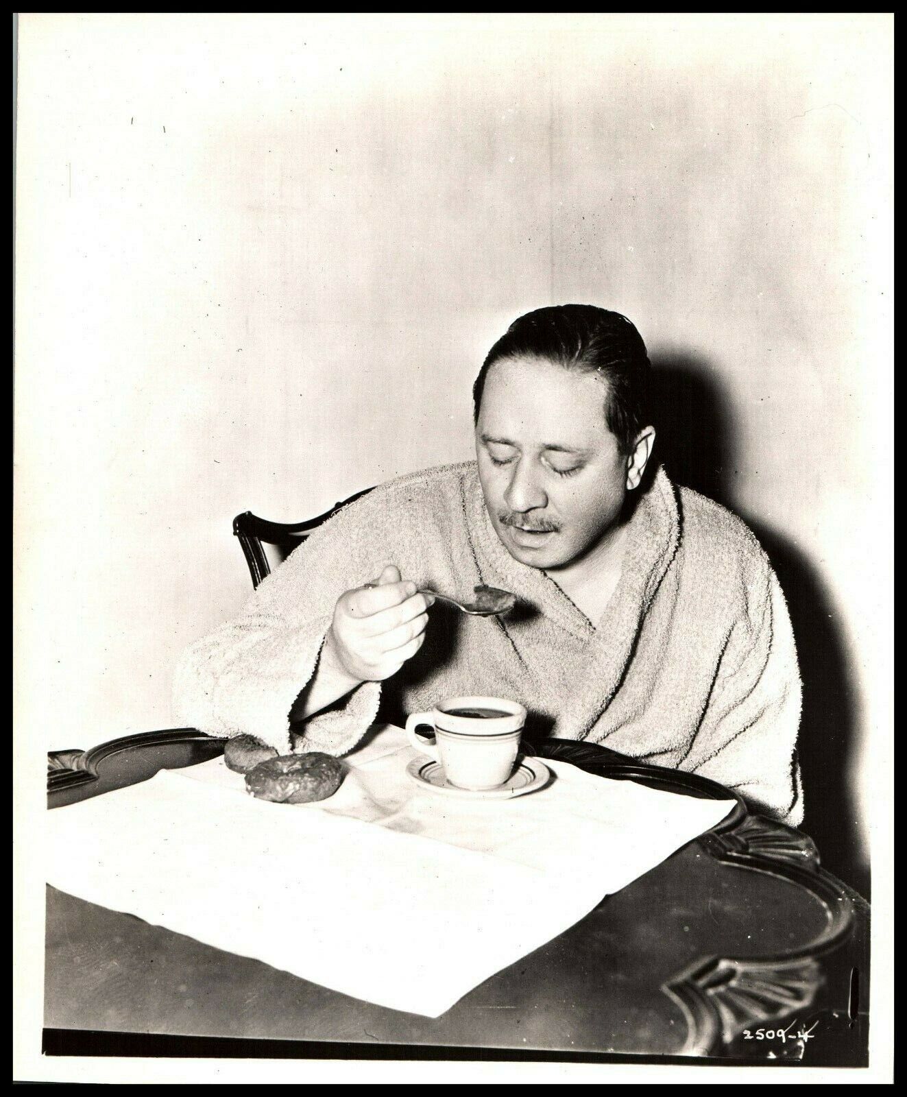 Robert Benchley in How to Start the Day (1937) ORIGINAL VINTAGE PHOTO M 58