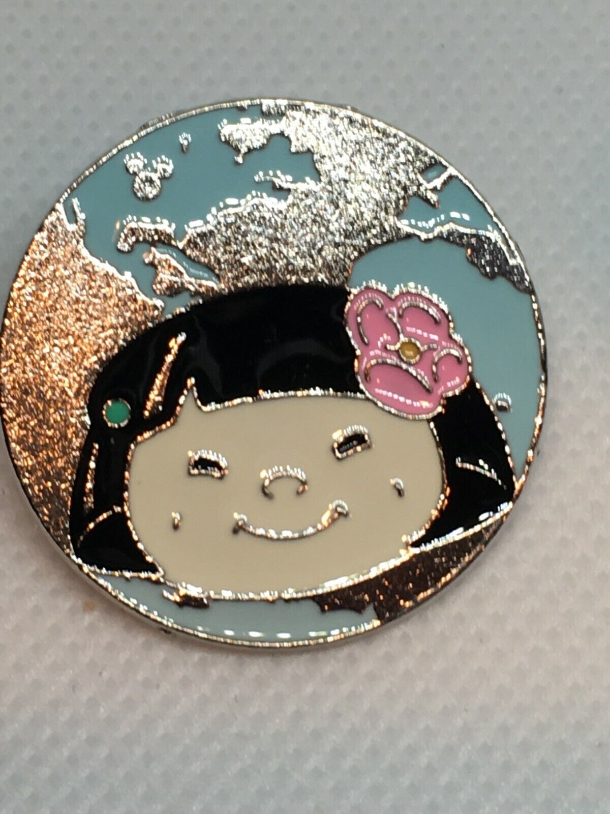 Disney Trading Pin - It\'s A Small World Asia