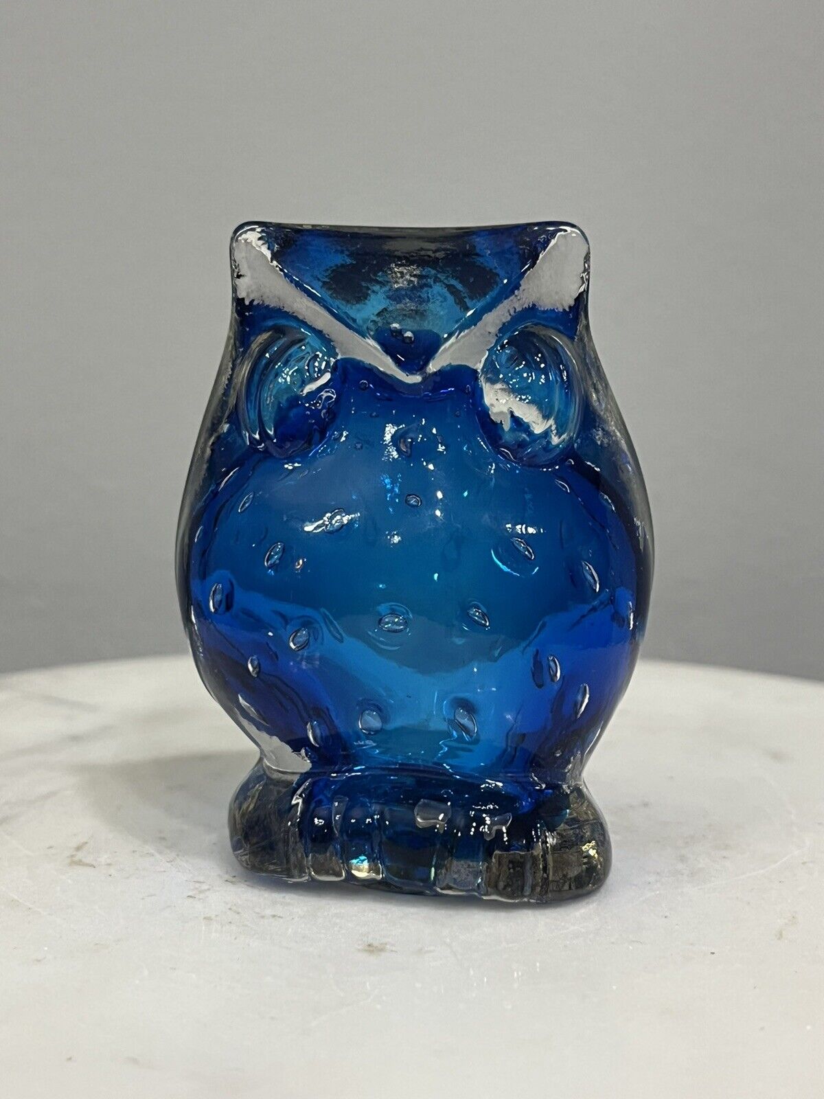 Vintage MCM Hand Blown Controlled Bubble Cobalt Blue Art Glass Owl Paperweight