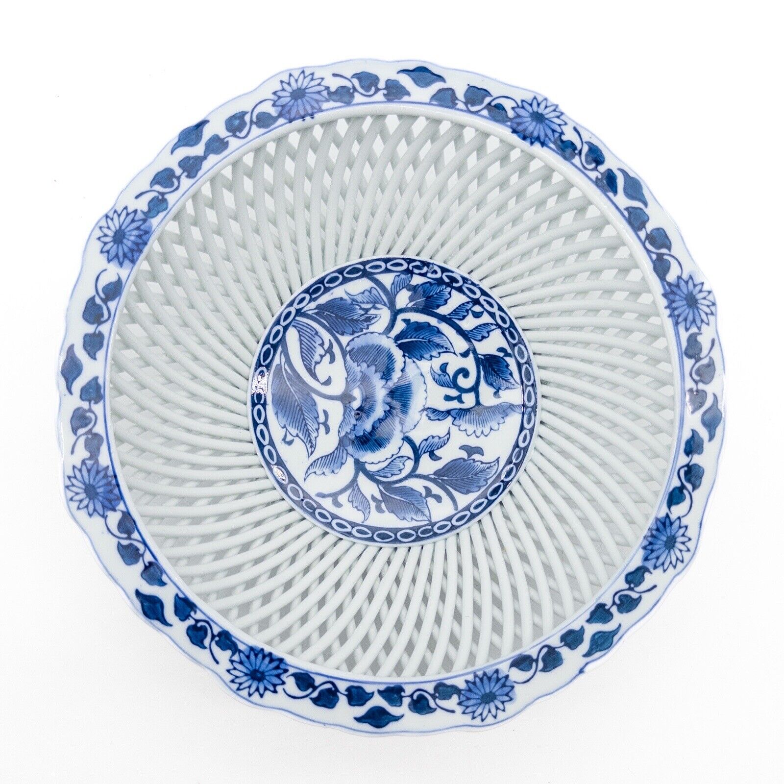 Japanese Arita Ware Blue And White Porcelain Lattice Style Bowl Pastry Pot