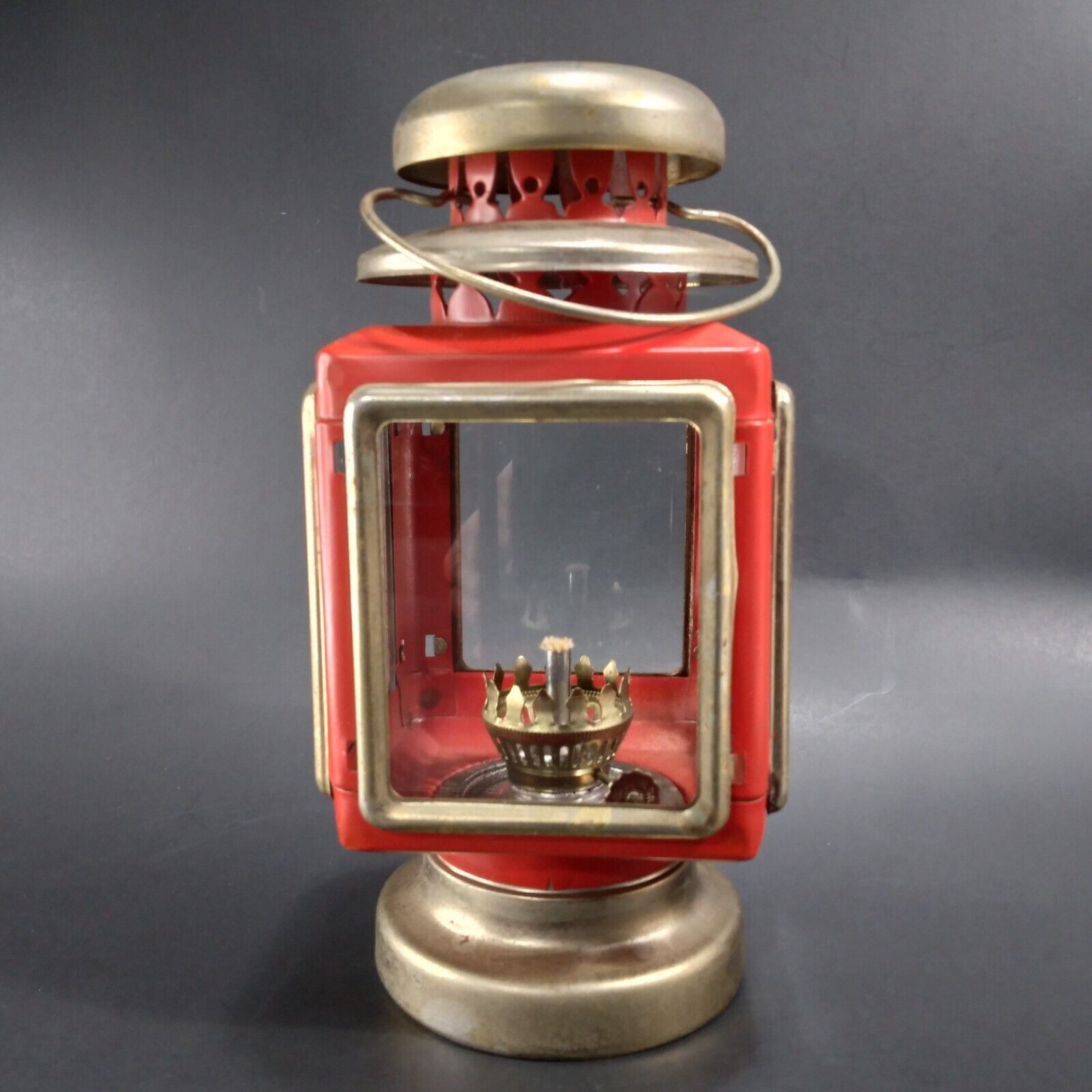 Red & Gold Tone Colonial Coach Hurricane Lantern Kerosene Lamp Vintage Hong Kong