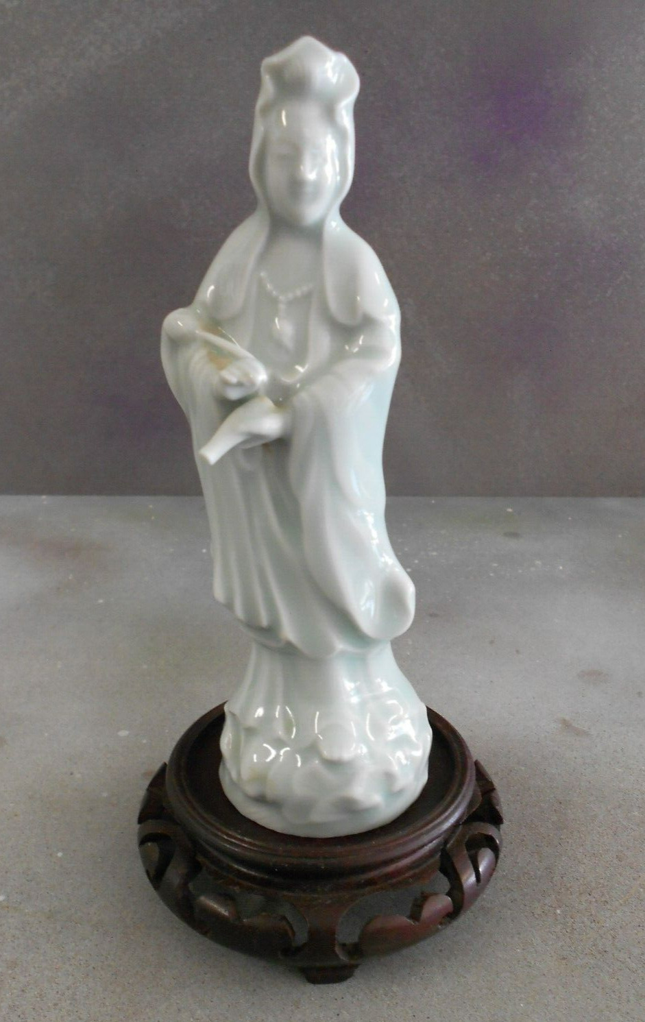 Vintage Kwan Yin Goddess Buddhist Porcelain Figurine Guan Quan Yin + stand
