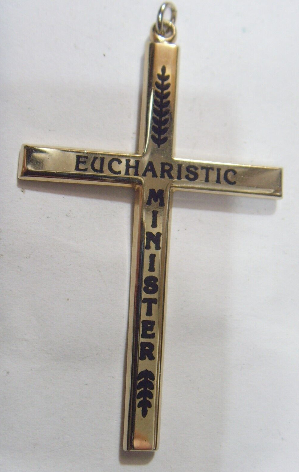 vintage 67 mm large gold tone metal Eucharistic Minister cross pendant 53062