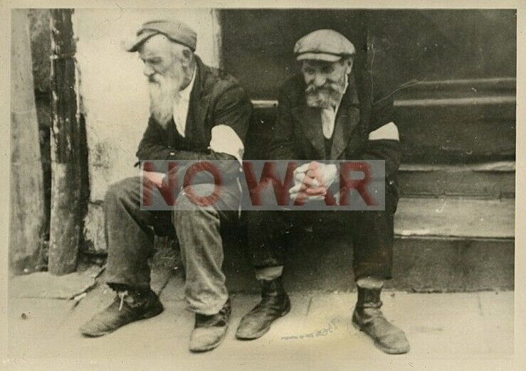 1940 ORIGINAL PHOTO JEW JEWISH TWO ELDER MEN W ARM BAND IN GHETTO POLAND