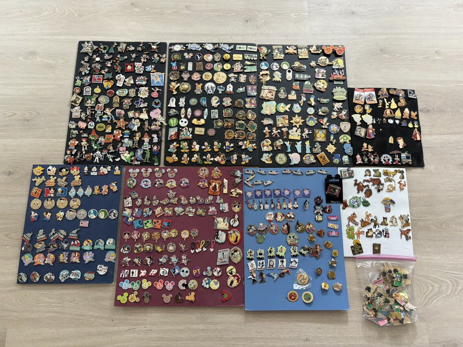 Huge Lot 620+ Disney Pins Collection Mickey Toy Story Cleo Series Limited LE WOW