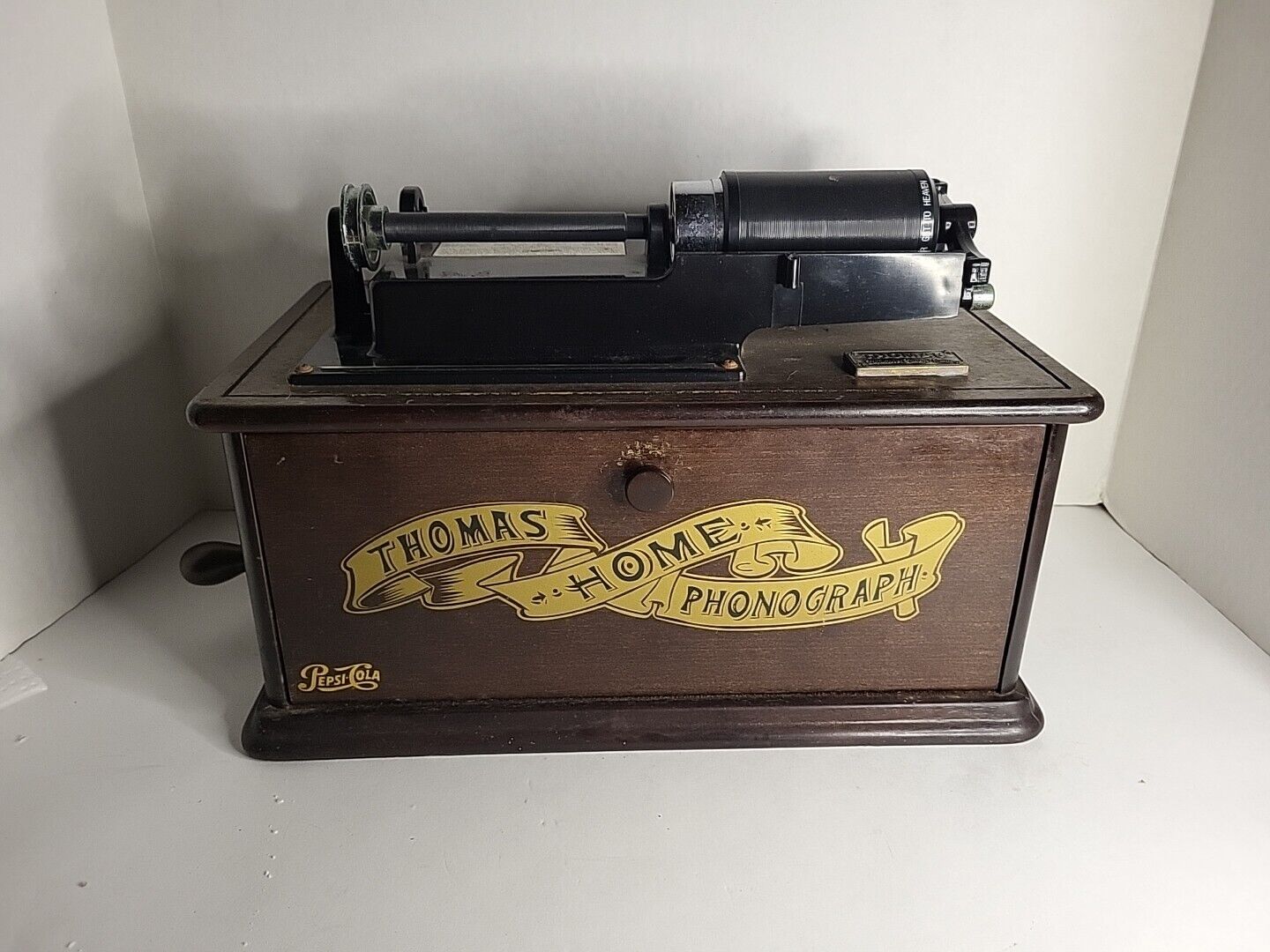 Thomas Home Phonograph Thomas Collector’s Edition Radio (READ)