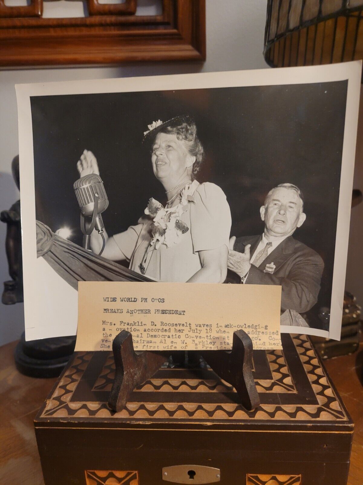 Vintage 1940 Press Photo Of First Lady Eleanor Roosevelt Waves To People 