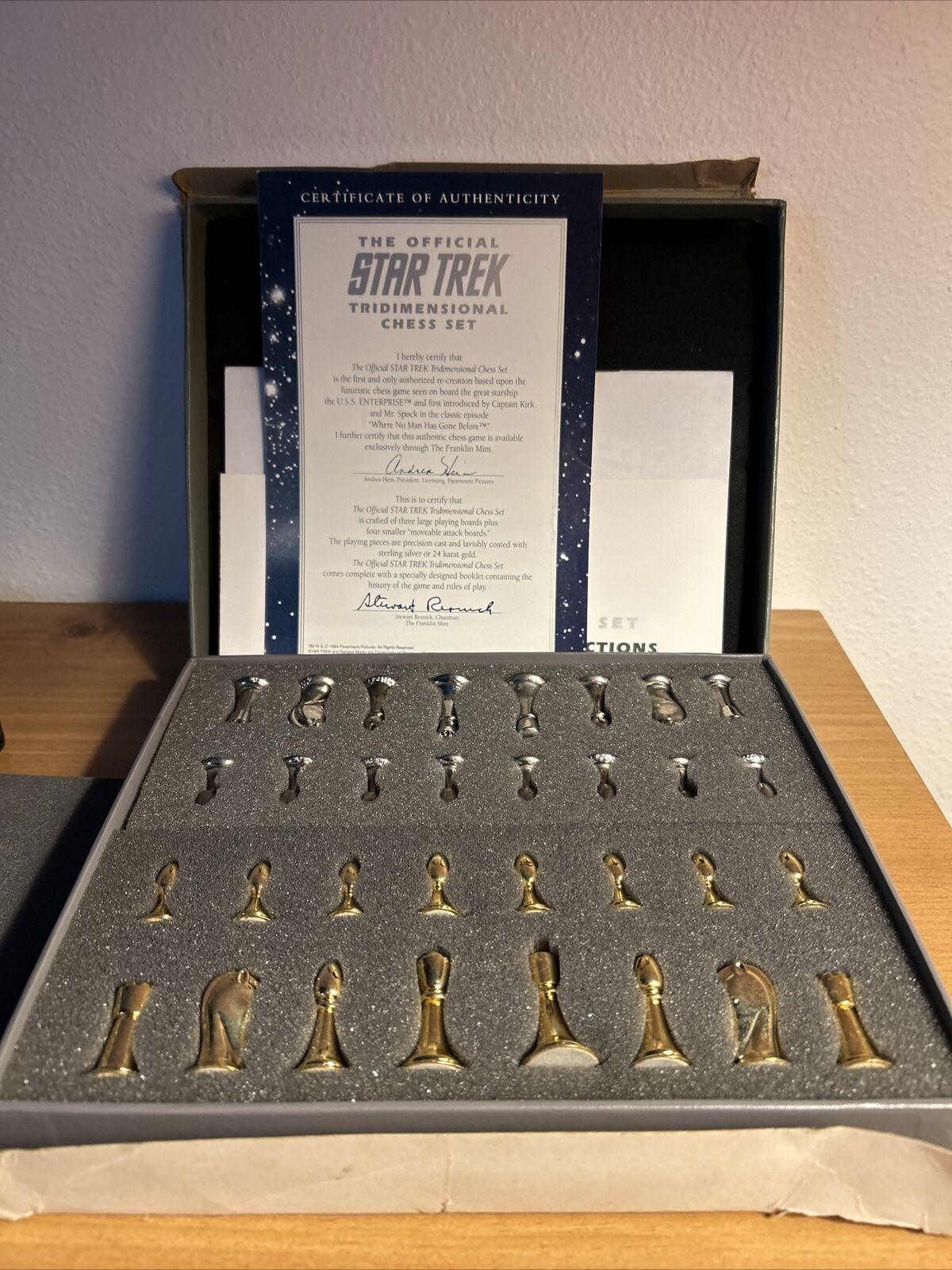 The Official Franklin Mint 1994 STAR TREK Tridimensional 3D Chess Set