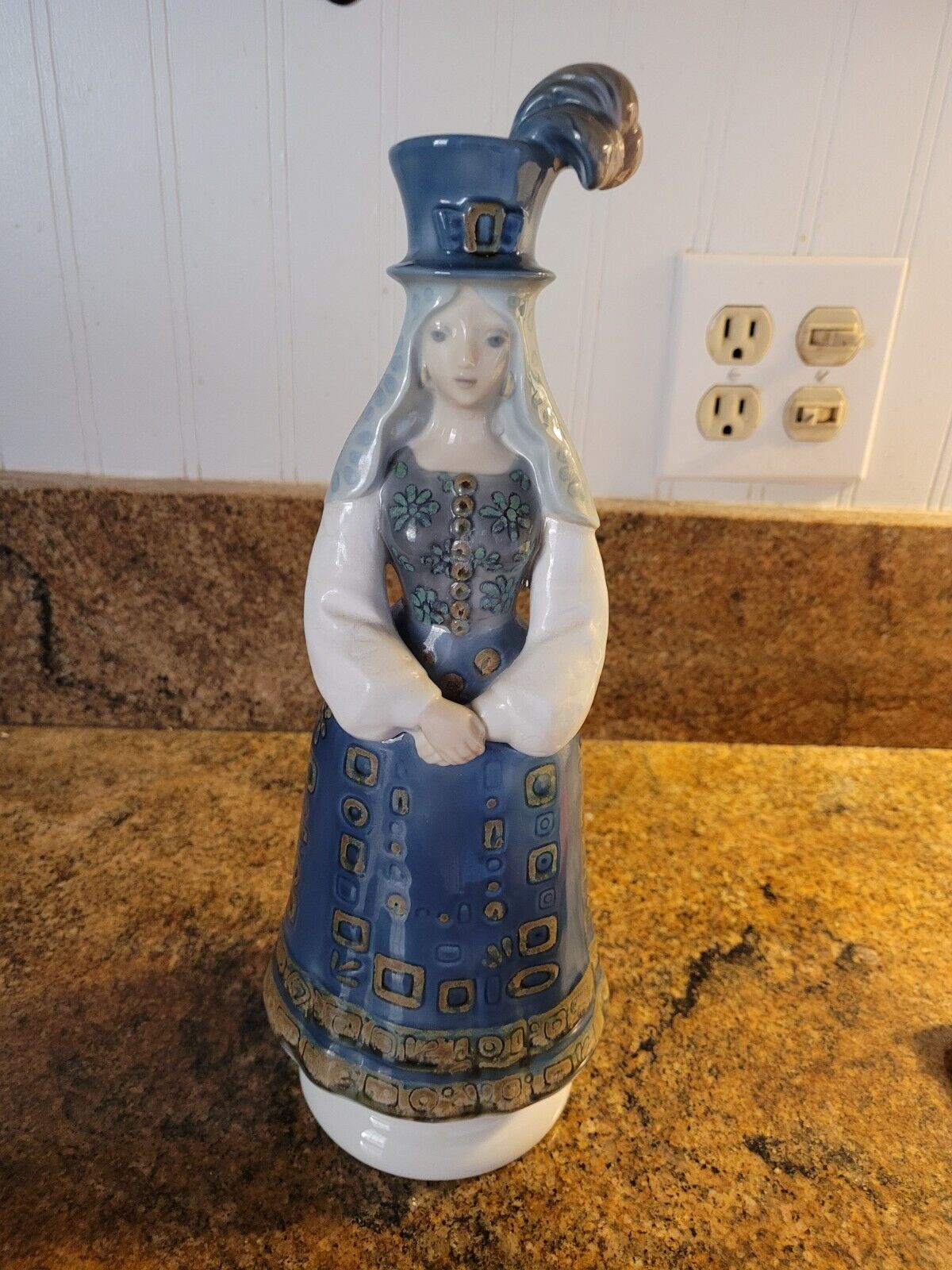Lladro RARE Woman With Traditional Dress
