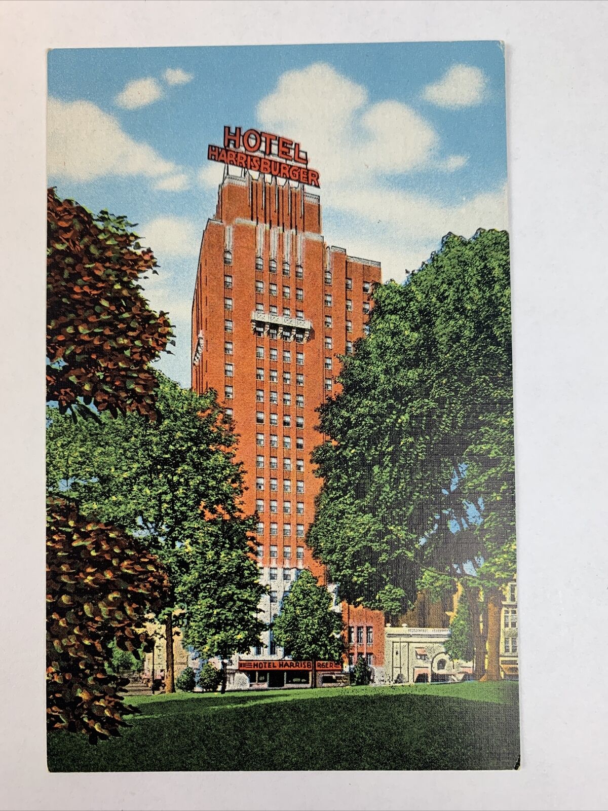 Postcard Pennsylvania Harrisburg PA Hotel Harrisburger 1940s Linen Unposted