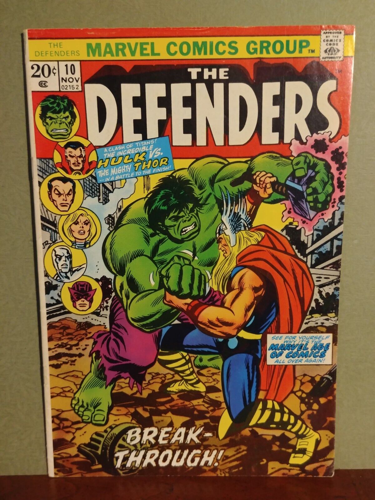 The Defenders #10 ( 1973, Marvel),  Hulk vs. Thor Battle Cover  4.5