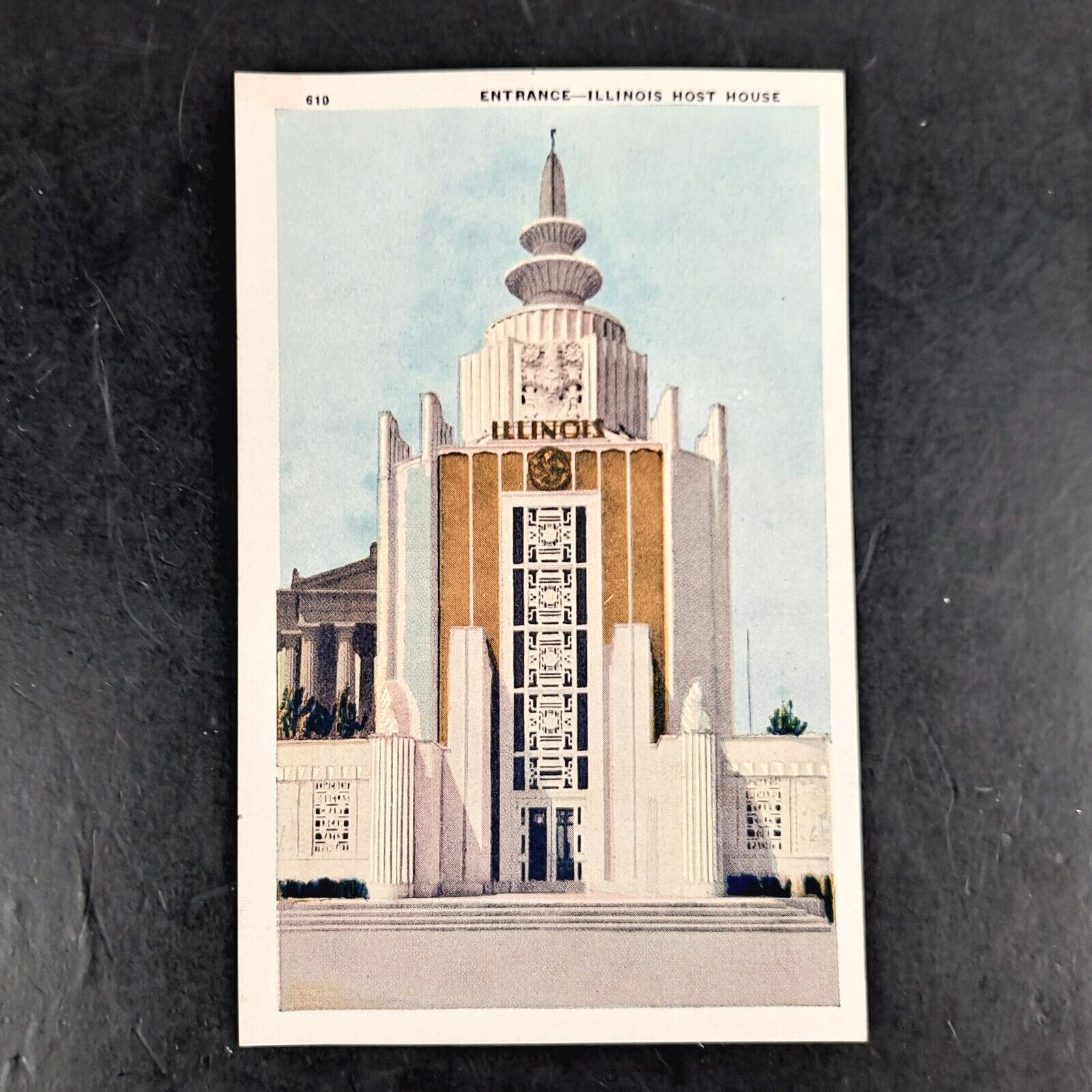 VINTAGE 1930 DB POST CARD WHITE BORDER CHICAGO WORLD\'S FAIR HOST BUILDING IL