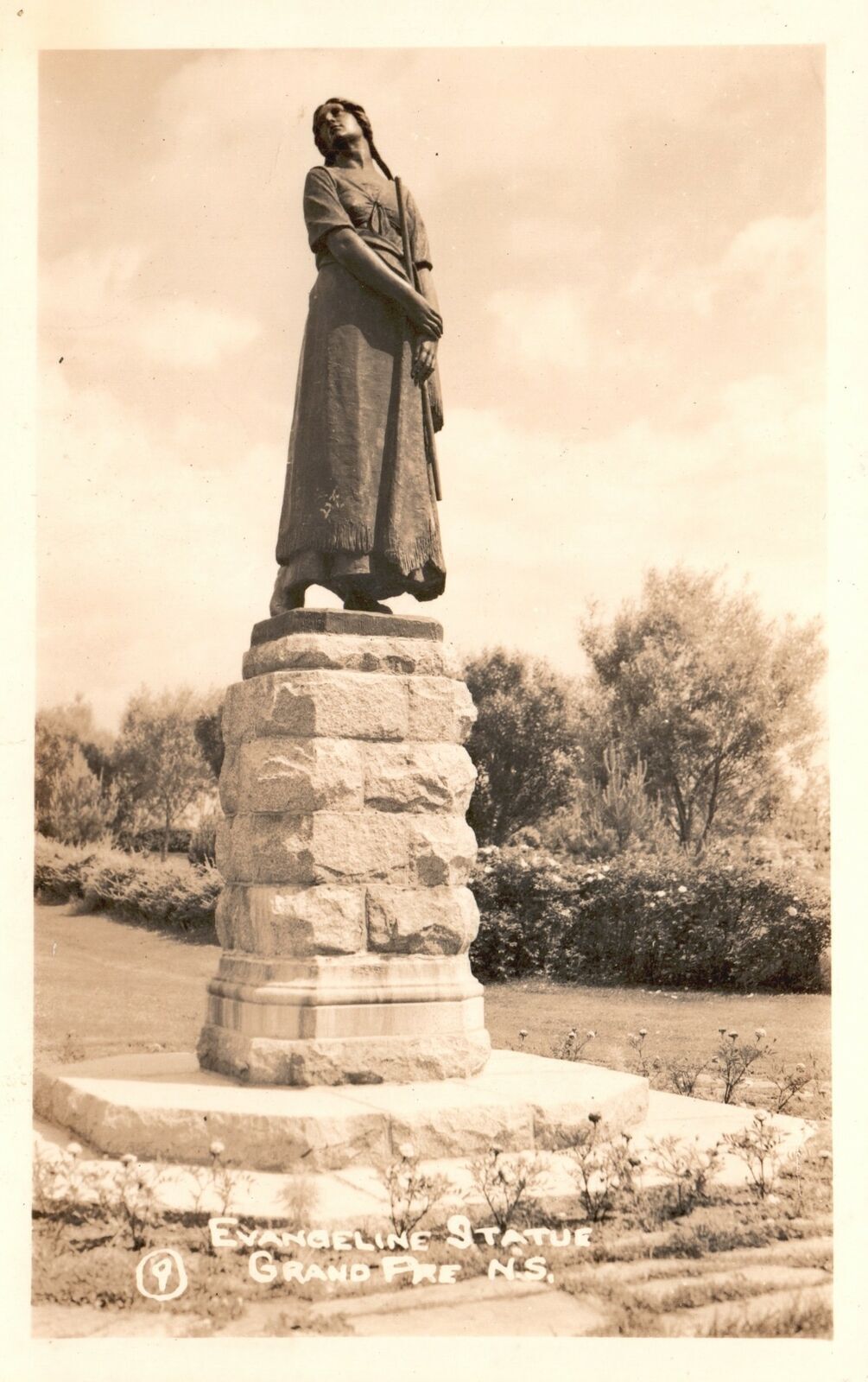 Vintage Postcard 1900\'s Evangeline Statue Grand Pre Nova Scotia Canada RPPC