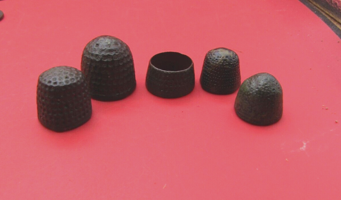 COLECTION MEDIEVAL BRONZE BEE HIVE THIMPLES & OPEN TOP TAYLERS THIMBLE UK DUG