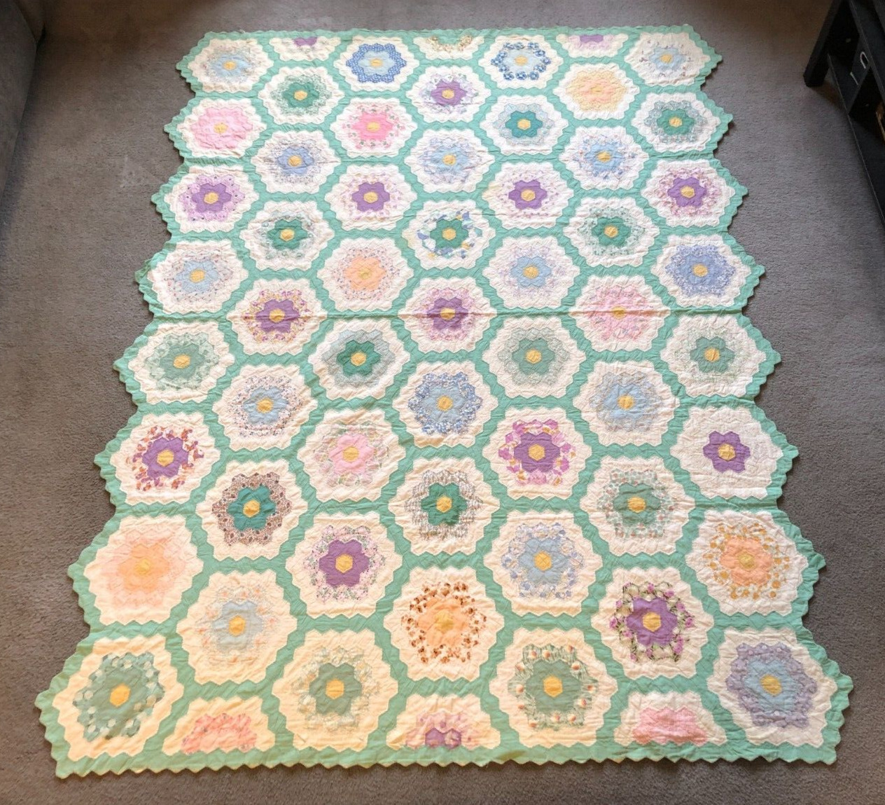 VTG Hand Made Sewn Hexagon Honeycomb Floral Pattern Bedspread Quilt - 94\