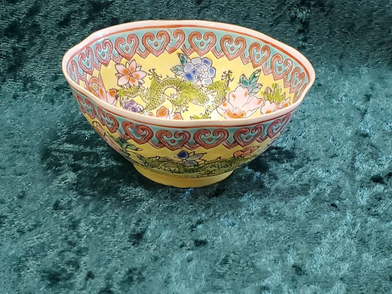 Chinese famille rose eggshell porcelain bowl dragons fine bone china handpainted