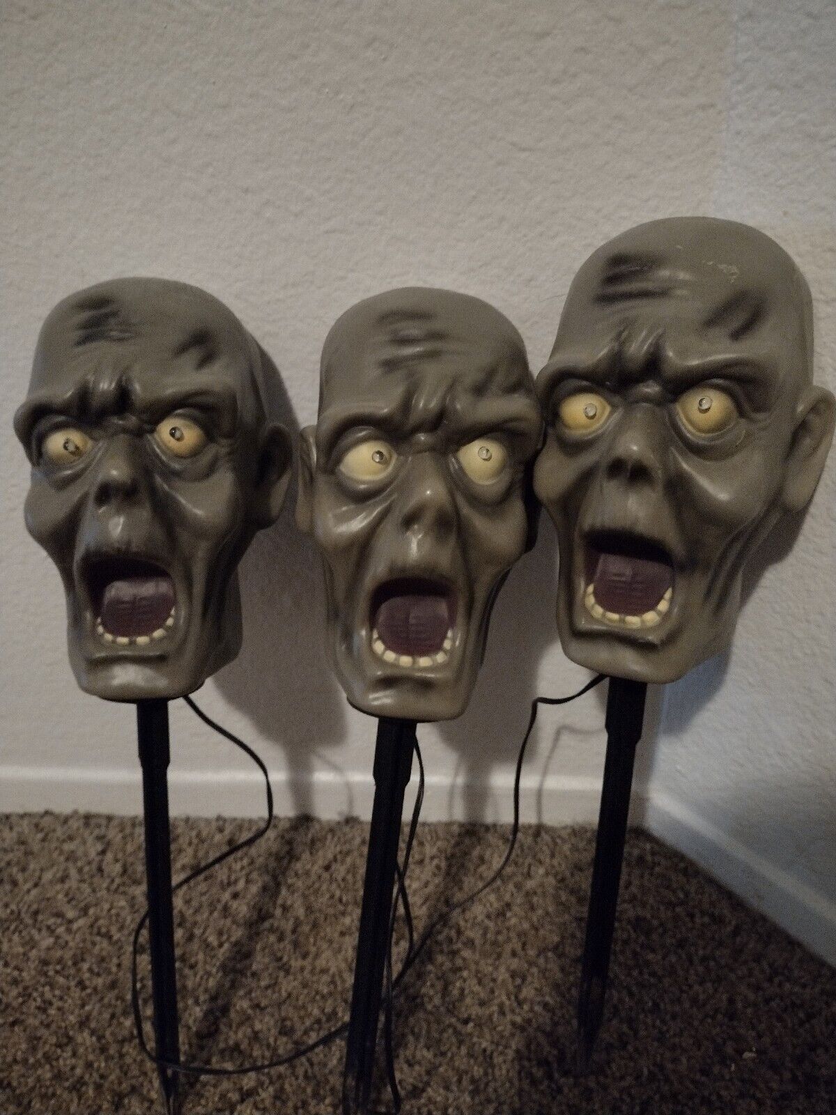 2010 Magic Power Co Set of 3 Zombie 3 skulls Sound Activated Tested & Working