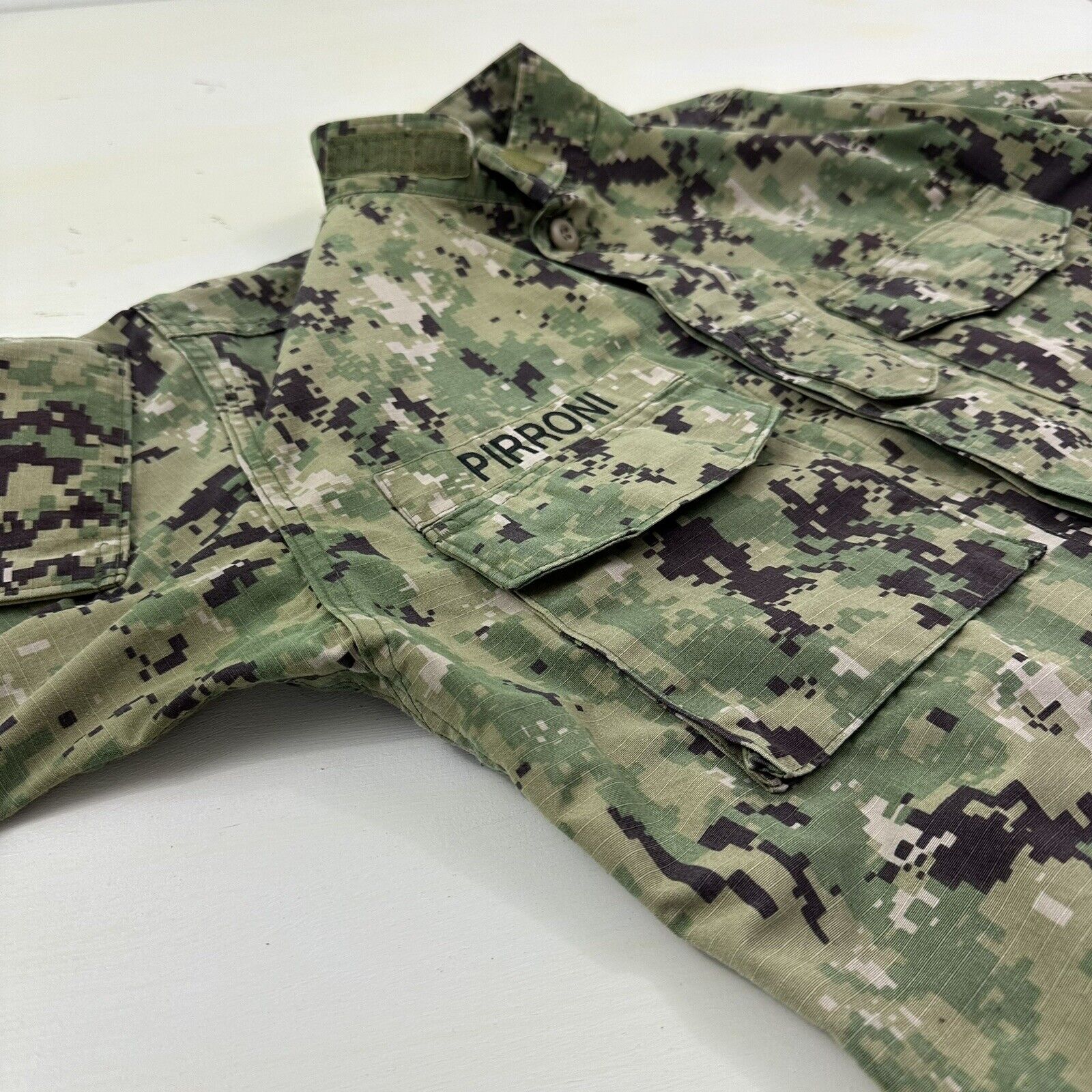 US Navy Issue Camo Ripstop Shirt Men Small Short  AOR2 Type III Digital Jacket