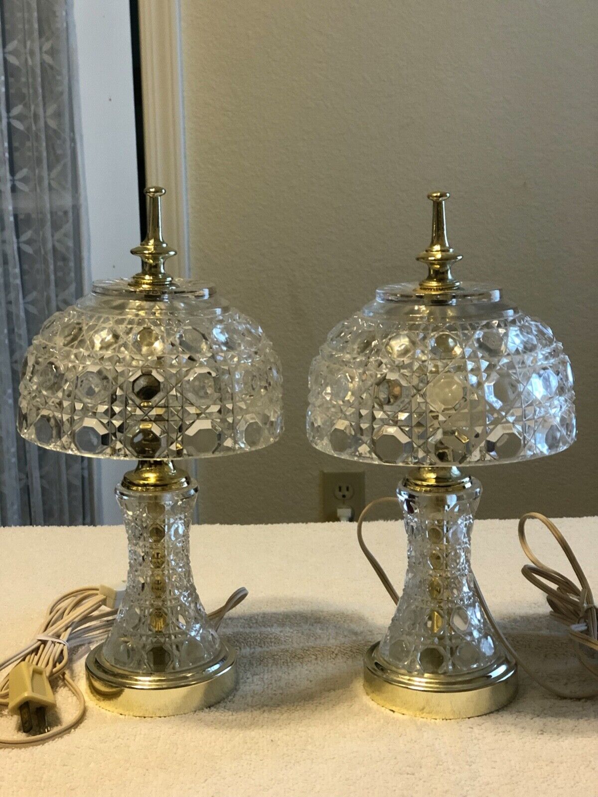 Small Portable Crystal Lamps Collectible Set of 2 Clear Sparkles Like Diamond's