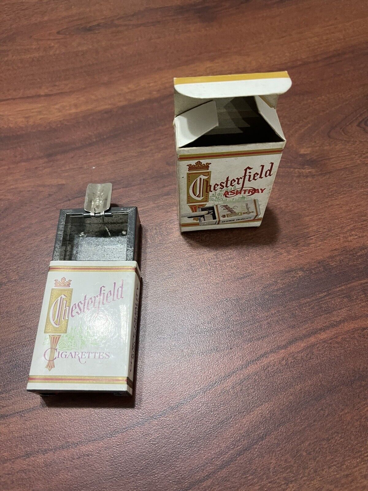 Vintage Chesterfield Ashtray With Box. NEAR MINT UNUSED. Real Clean Cond.