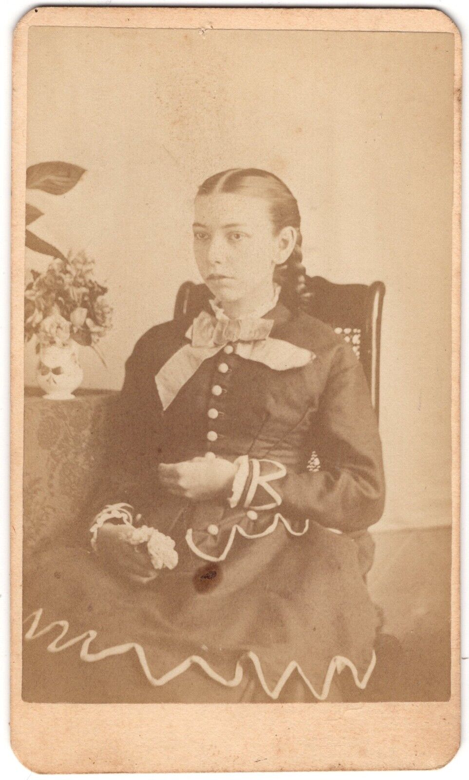 CIRCA 1880s CDV J. PARKER JR TEENAGE GIRL IN BLACK DRESS CLAREMONT NEW HAMPSHIRE