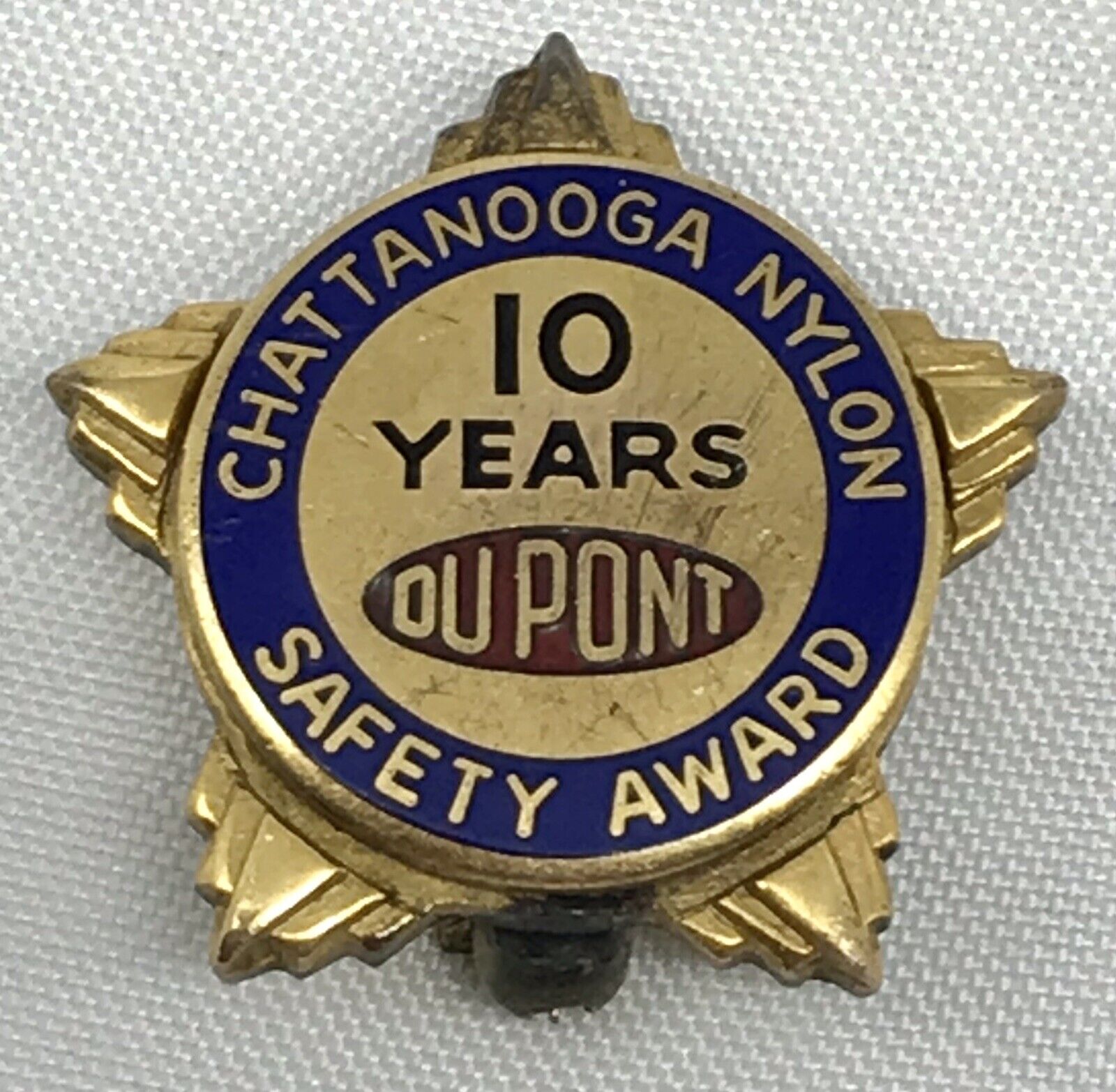 Vintage Pin DuPont Chattanooga 10K GF 10 Year Safety Award